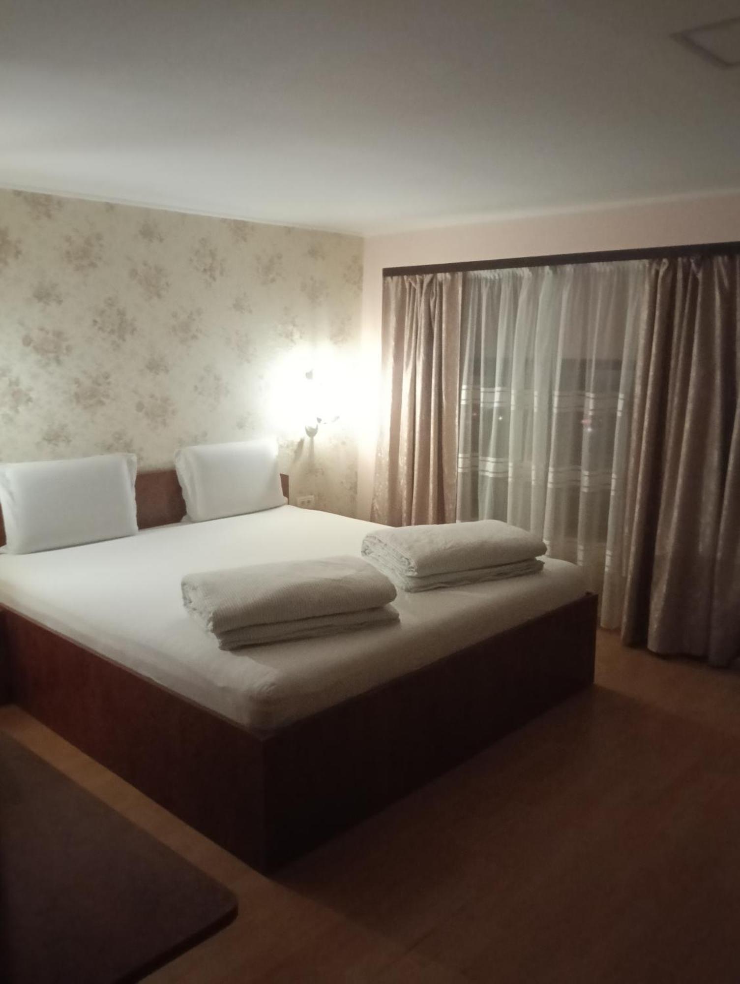 Casa Heidi Hotel Timişoara Quarto foto