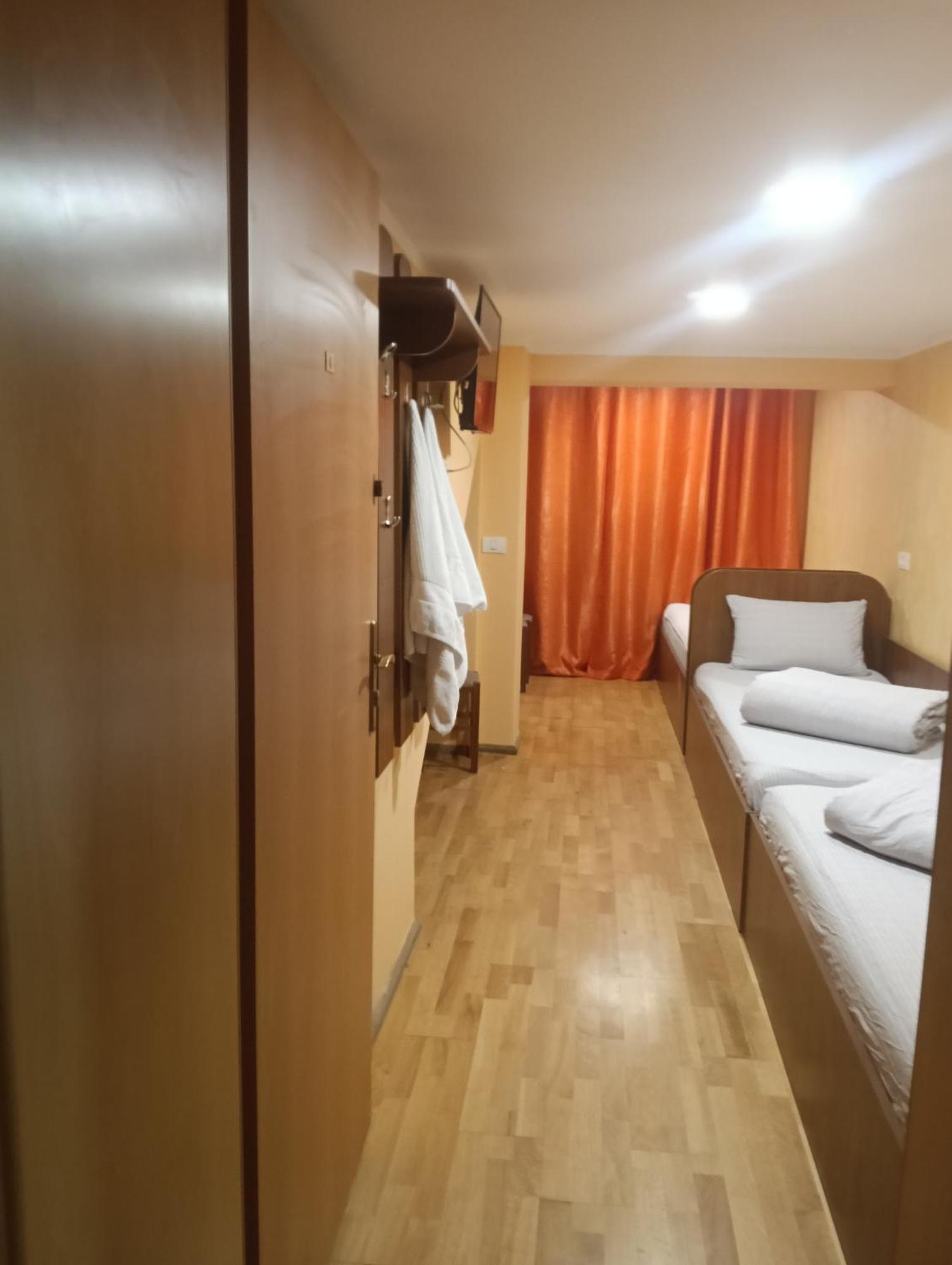 Casa Heidi Hotel Timişoara Quarto foto