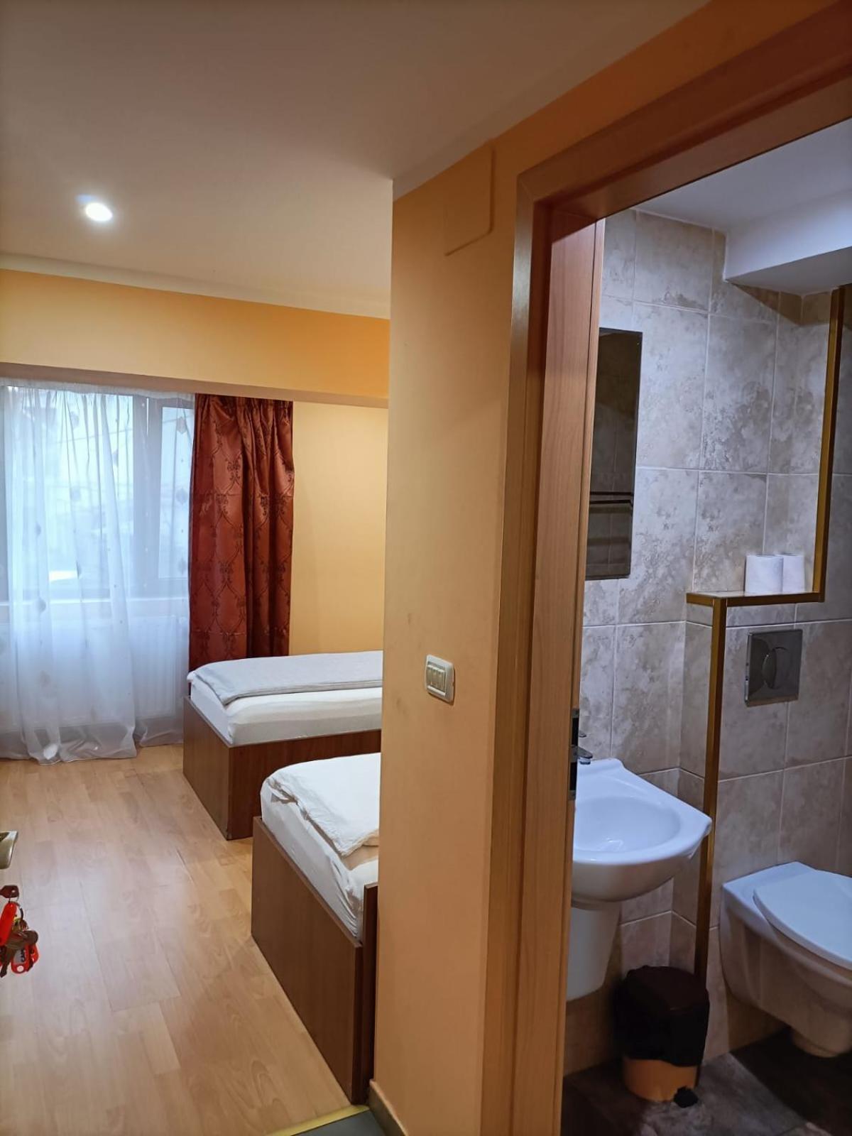 Casa Heidi Hotel Timişoara Quarto foto